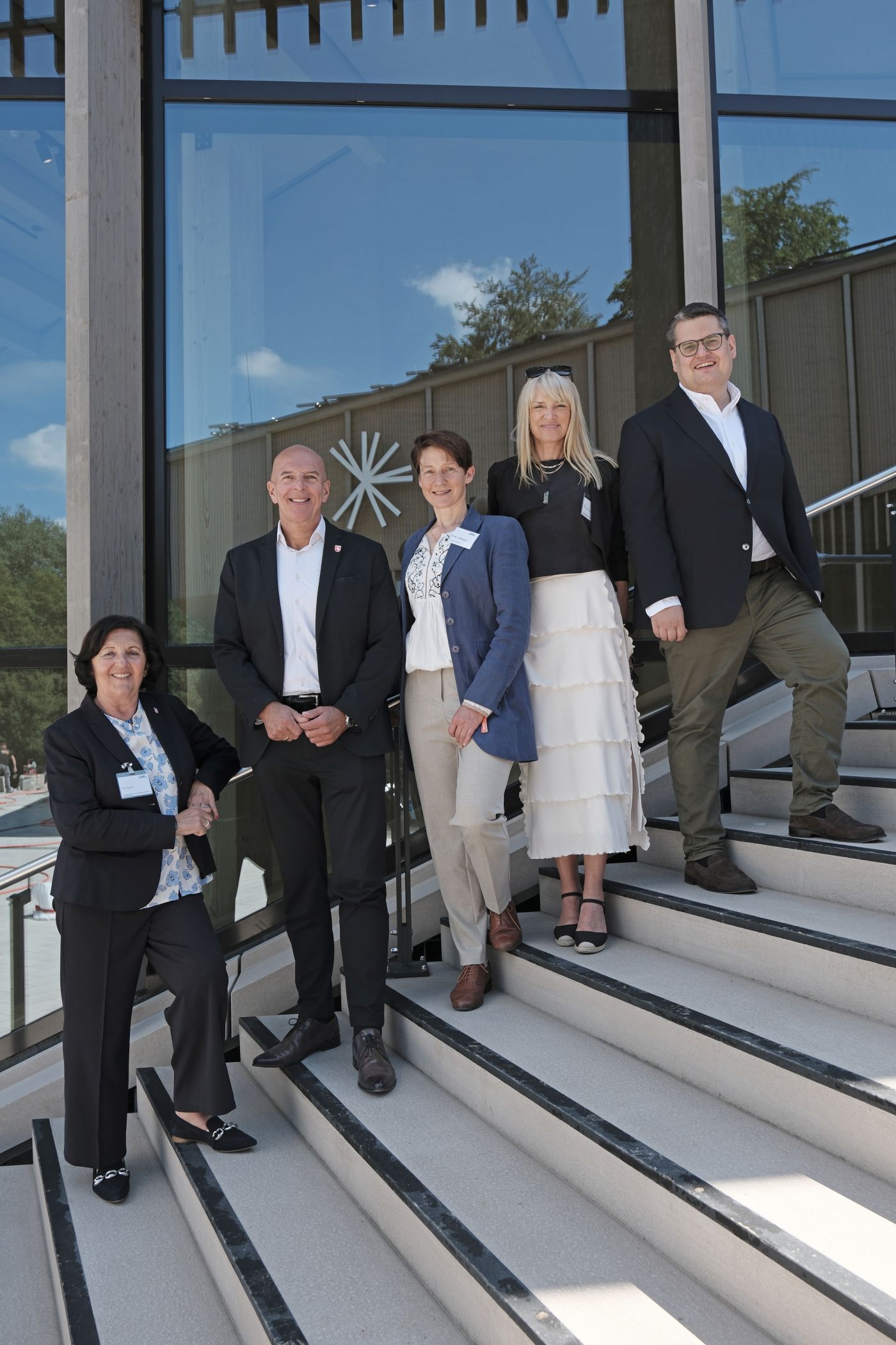 v.l.n.r. Eva Irrgang, Vorsitzende der Landschaftsversammlung Westfalen-Lippe, LWL-, Landesdirektor Dr. Georg Lunemann, Dr. Marie Luisa Allemeyer, Direktorin des LWL-Museums Hellerlecht, Dr. Barbara Rüschoff-Parzinger, Kulturdezernentin des Landschaftsverbandes Westfalen-Lippe und Urs Frigger, Landesrat für den LWL-Bau- und Liegenschaftsbetrieb und Kommunale Versorgungskassen Westfalen-Lippe freuen sich auf die Eröffnung des neuen Forums des LWL-Museums Hellerlecht.<br>Foto: LWL