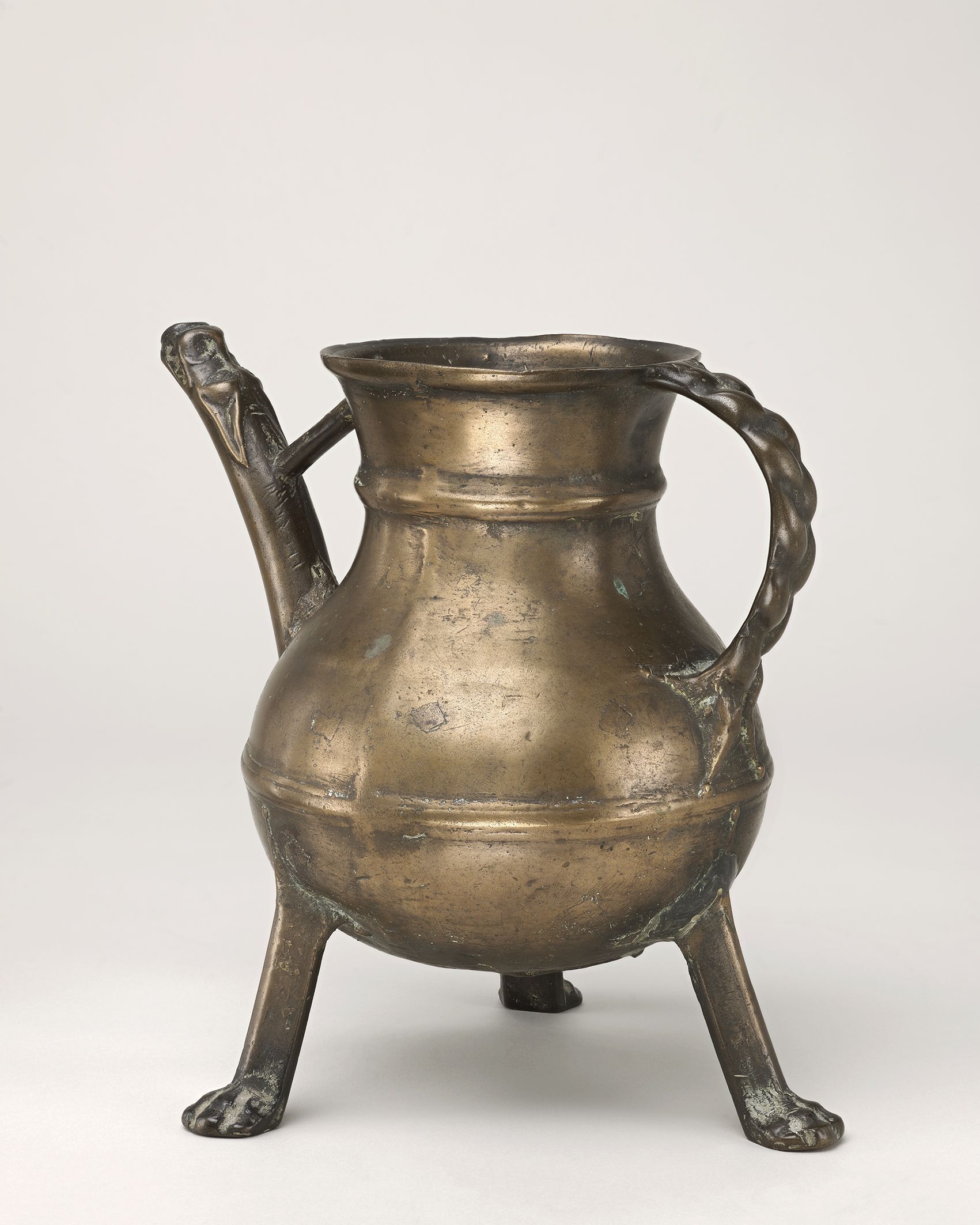 Als Kunstwerk des Monats Juli zeigt das LWL-Museum für Kunst und Kultur die Dreibeinkanne aus Bösensell aus den Jahren um 1300. <br> Foto: LWL / Hanna Neander