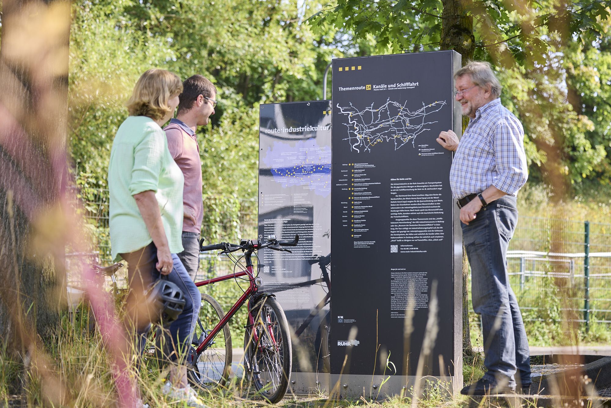 Radtour zum Dortmunder Hafen mit Herbert Niewerth (rechts).<br>Foto: LWL/Julia Gehrmann