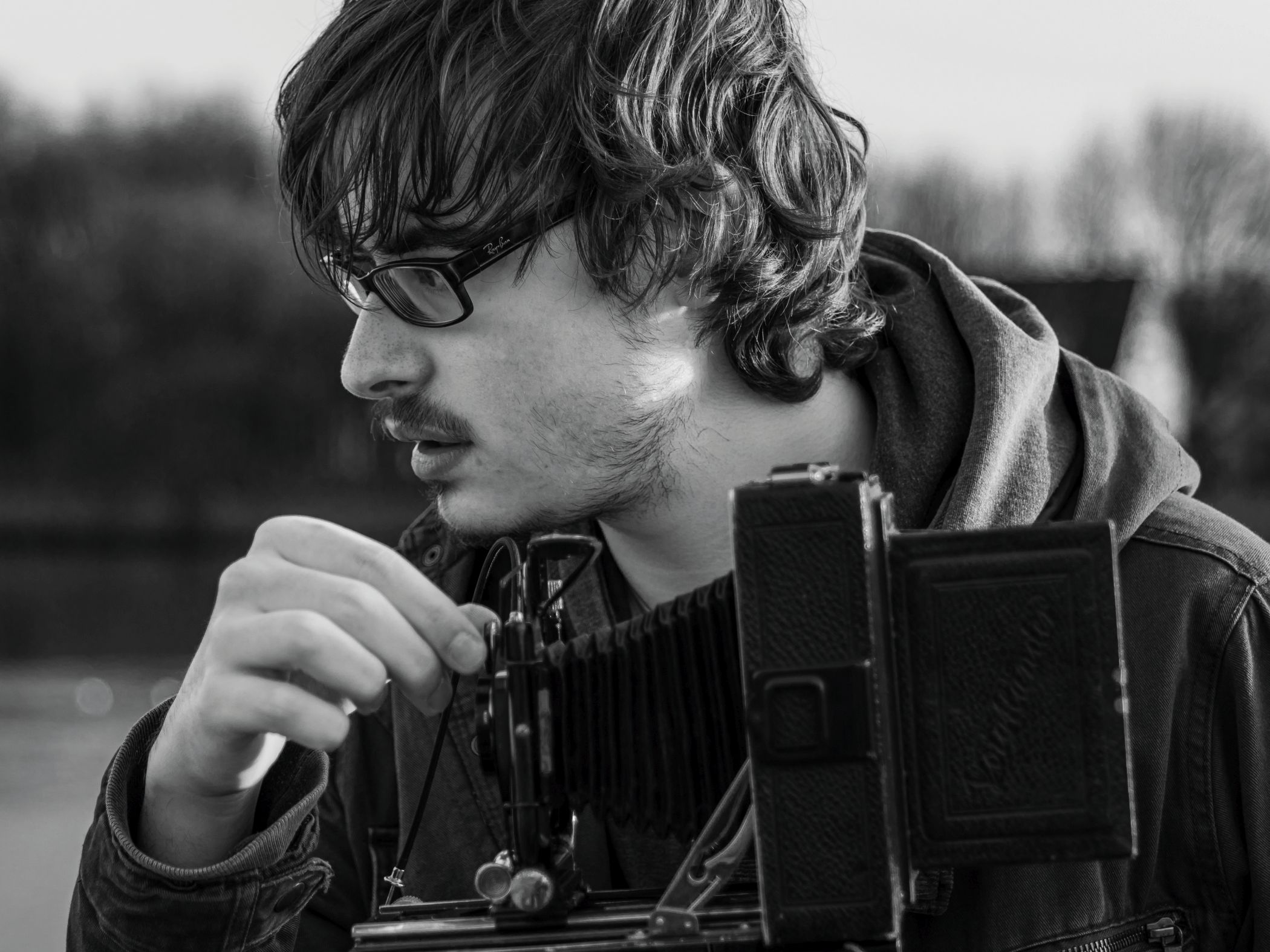 Produzent Alexander Hidic ist seit Januar 2026 Absolvent der Hochschule Bielefeld im Fachbereich Gestaltung.<br>Foto: Alexander Hidic