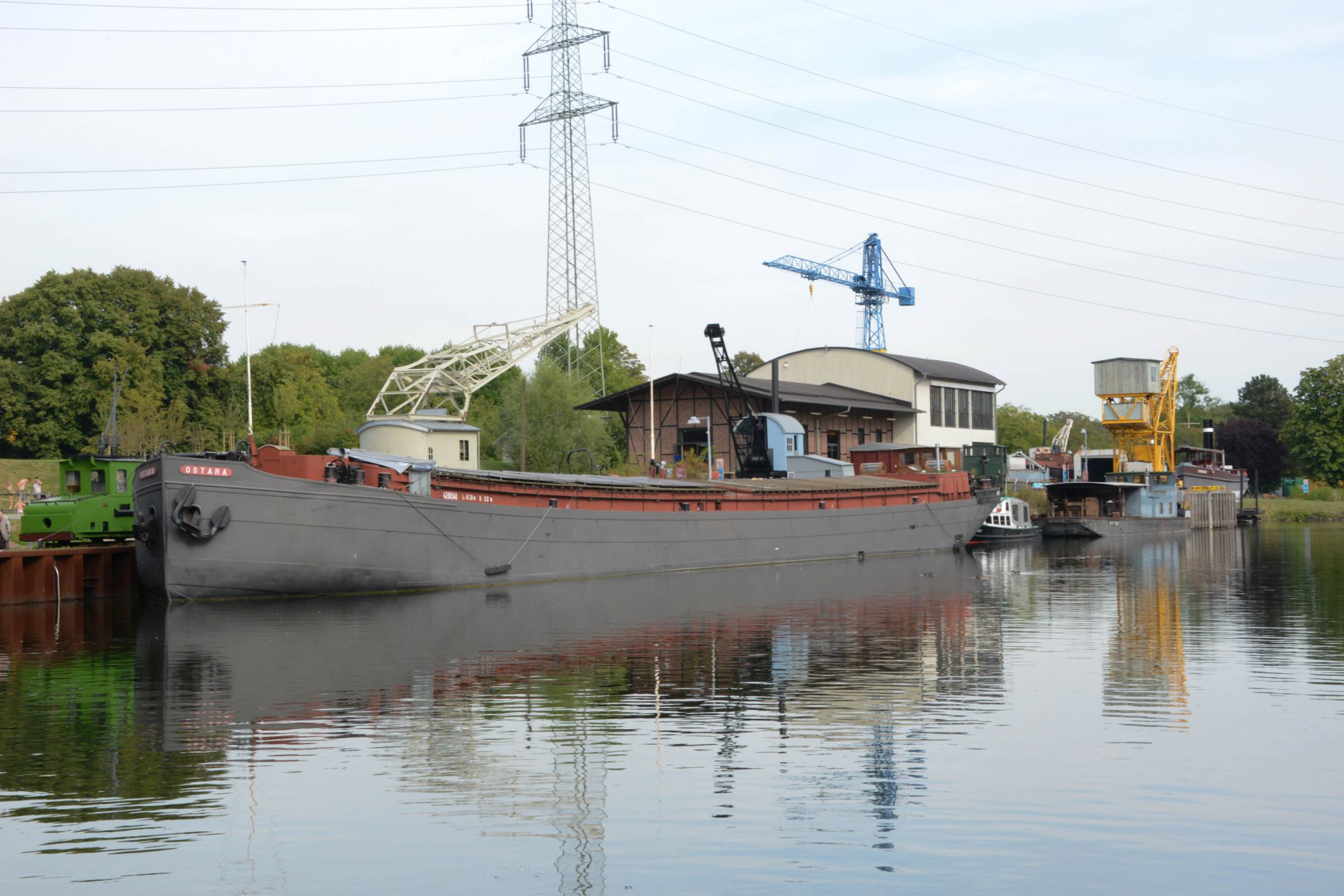 Genau 100 Jahre alt ist der Schleppkahn "Ostara", der am Oberwasser des Schiffshebewerks liegt.<br>Foto: LWL / Annette Hudemann