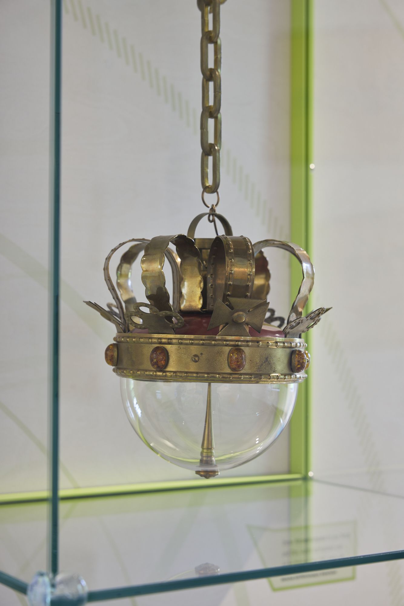 Ein Kronenkompass in der Sonderausstellung "Von hier nach dort. Unterwegs mit Kompass und Navi!"<br>Foto: LWL / Philipp Harms