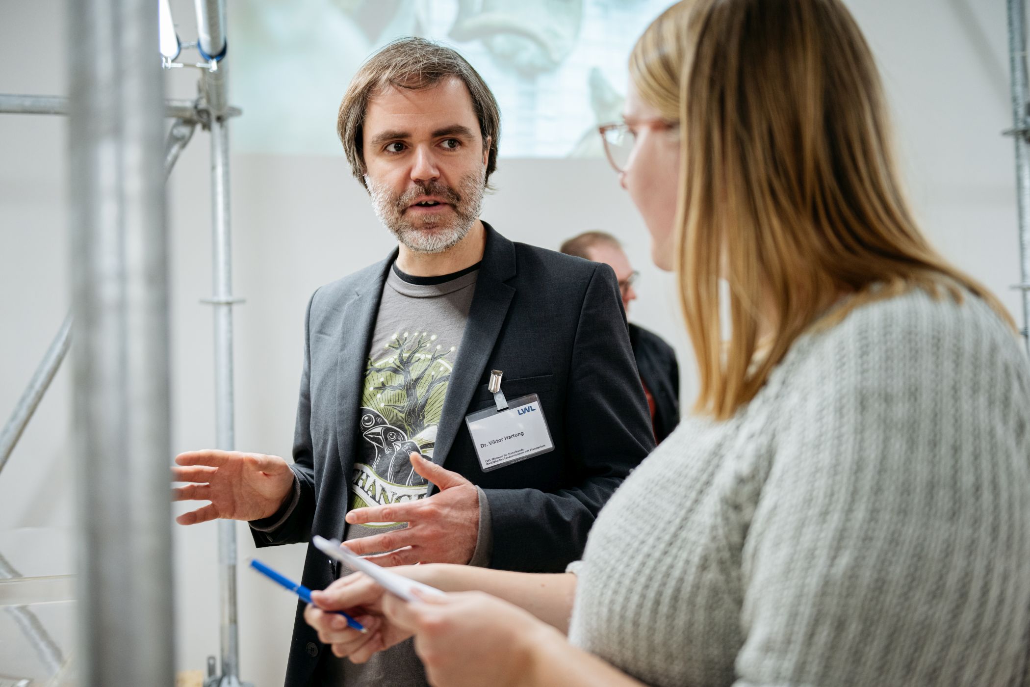 Der Wissenschaftler stellt vor, welche Rolle wissenschaftliche Sammlungen in der Biodiversitätsforschung spielen.<br>Foto: LWL/Christoph Steinweg