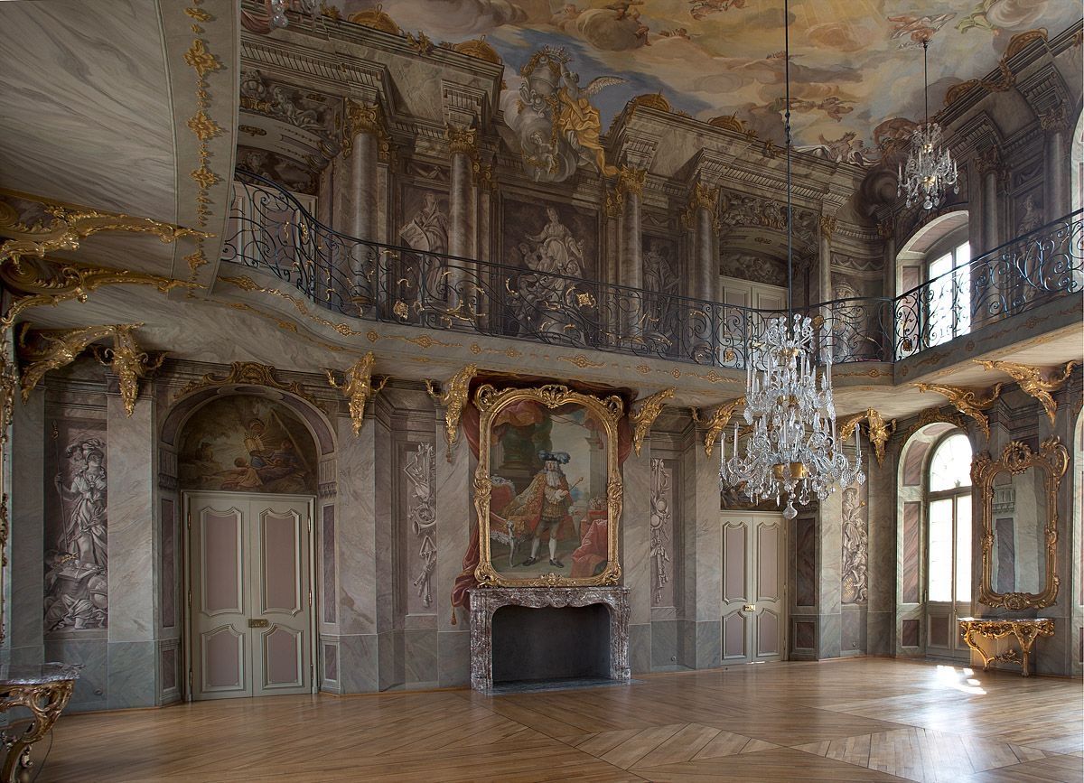 Hauptstück des Erbdrostenhofes ist der durch den ganzen Mittelbau reichende Festsaal.<br>Foto: LWL