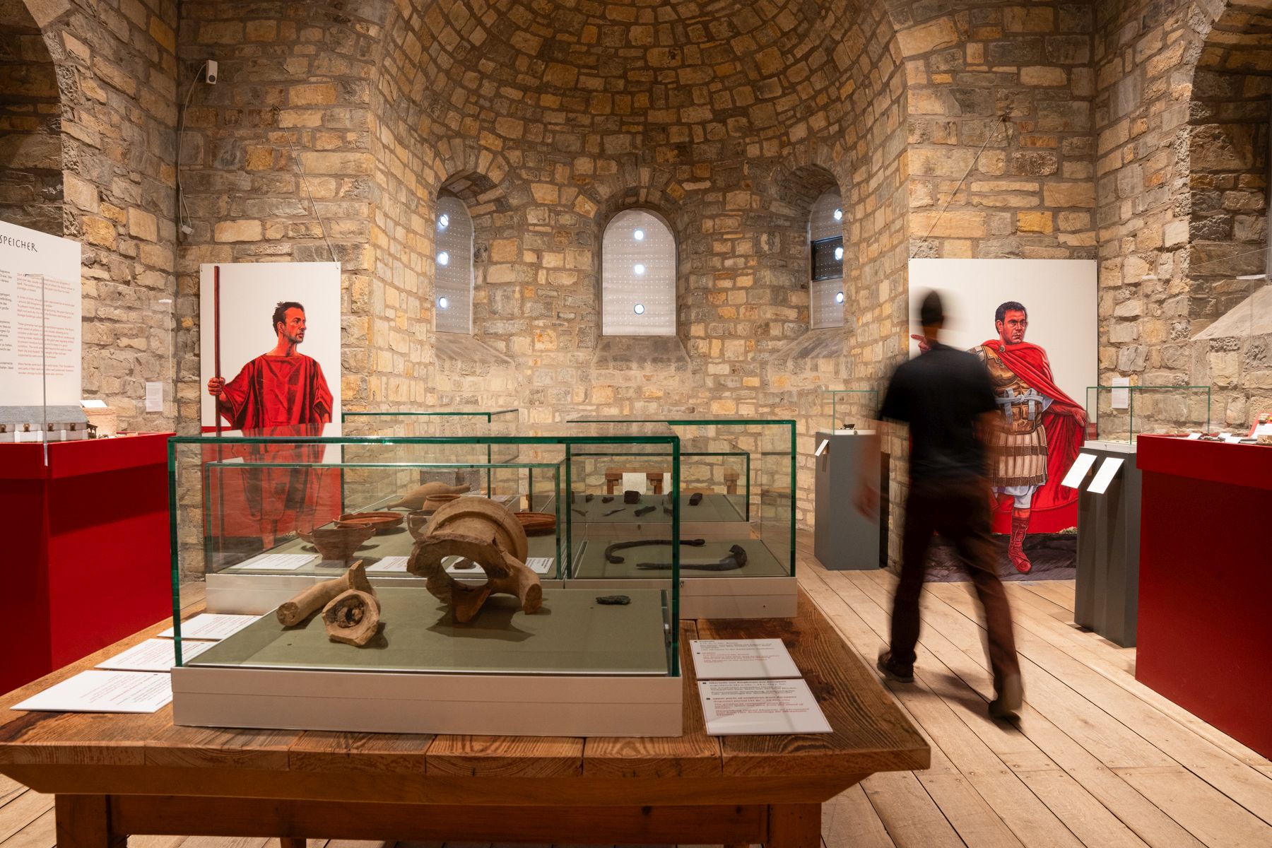 Die Foyer-Ausstellung gibt Einblicke in das Leben der Römer an Pader und Lippe.<br>Foto: LWL/E. Daood