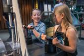 Bitte anfassen: Bewegliche Modelle veranschaulichen die Funktionsweise des Schiffshebewerks.<br>Foto: LWL / Mona Dierkes