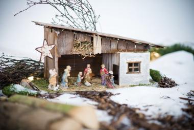 Eine tolle Geschenkidee: die handgefertigten und nur mit unbedenklichen Farben behandelten Spielzeuge oder Dekoration für die Weihnachtszeit.<br>Bilder: LWL
