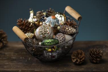 Hochwertiger Christbaumschmuck aus Lauscha in vielfältigen Formen gibt es im LWL-Museum Glashütte Gernheim zu sehen und zu kaufen.<br>Foto: LWL/Gehrmann