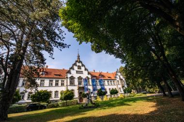 Der Klinik-Neubau auf dem Gelände der LWL-Einrichtungen in Warstein nimmt erste Züge an. In den nächsten Wochen beginnen die Erschließungsarbeiten für das Großbauprojekt.&lt;br&gt;Foto: LWL-Klinik Warstein 