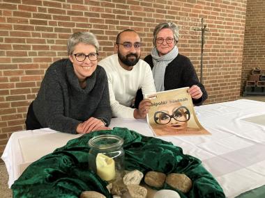 Nach dem Film gibt es die Möglichkeit zu Austausch und Gespräch mit der Klinik-Pfarrerin Anke Thimm, dem Psychiater Gifty Kurian und der Genesungsbegleiterin und Bipolar-Erfahrenen Monika Weisbauer.<br>Foto: LWL/Herstell
