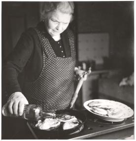 Struwen sind das traditionelle Karfreitagsessen im Münsterland.&lt;br&gt;Foto: LWL/Alltagskulturarchiv/Lindemann 