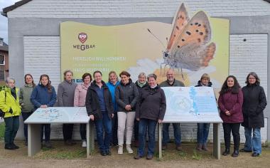 Wanderführer:innen und Natur- und Landschaftsführer:innen trafen sich auf Einladung des LWL-Naturfonds und des Westfälischen Heimatbundes an der NABU Naturschutzstation Münsterland in Hiltrup, um mehr über Barrierefreies Naturerleben zu erfahren. &lt;br&gt;Foto:LWL/Happe 