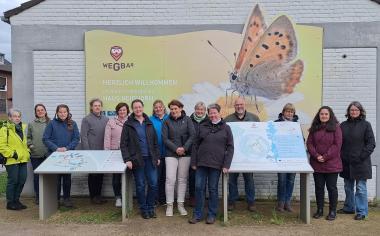 Wanderführer:innen und Natur- und Landschaftsführer:innen trafen sich auf Einladung des LWL-Naturfonds und des Westfälischen Heimatbundes an der NABU Naturschutzstation Münsterland in Hiltrup, um mehr über Barrierefreies Naturerleben zu erfahren. <br>Foto:LWL/Happe