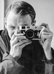 Helmut Orwat, Selbstporträt mit Leica, 1965.&lt;br&gt;Foto: LWL/Helmut Orwat 