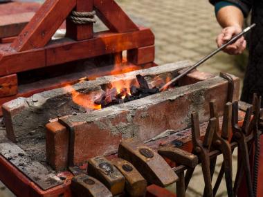 Am Samstag (25.5.) und Sonntag (26.5.) lädt das LWL-MAK zu einem zweitägigen Schmiede-Workshop ein.<br>Foto: LWL/ M. Lagers 