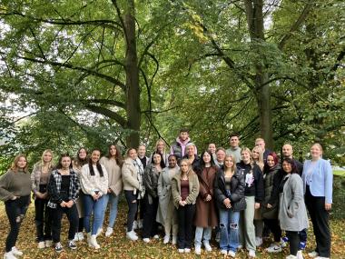 Die neuen Pflegeazubis der LWL-Pflegeschule Kreis Soest an ihrem ersten Arbeitstag.<br>Foto: LWL