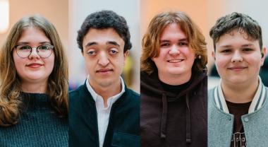 Lillith Köster (v.l.), Mohammed Guebli, Julius Tiede und Florian Scheibel berichten in Interviews, welche Lebensgeschichte sie besonders berührt hat. Foto: LWL