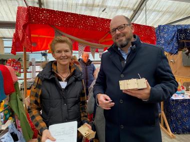Anja Aust, Teamleiterin des ZenTRO, und Prof. Dr. Jens Bothe, Kaufmännischer Direktor der LWL-Klinik Dortmund, freuten sich über die erfolgreiche Veranstaltung.<br>Foto: LWL/Rensing