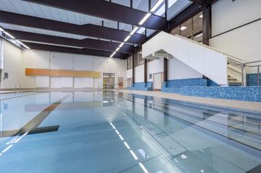 Die Schwimmhalle kann wieder für die Therapie von Patientinnen und Patienten der LWL-Klinik Dortmund genutzt werden. Aber auch Externe können Zeitfenster buchen.<br> Foto: Hermann Pentermann