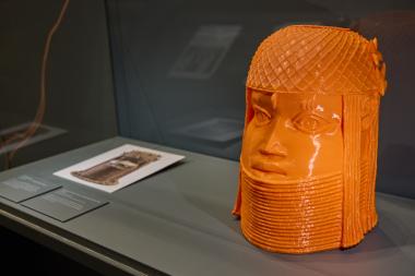 3 D-Druck einer Benin-Bronze in der Sonderausstellung "Das ist kolonial."<br>Foto: LWL/Harms