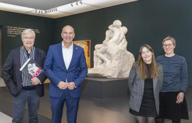 V.l.n.r.: Der Museumsdirektor Dr. Hermann Arnhold, der Direktor des Landschaftsverbandes Westfalen-Lippe (LWL) Dr. Georg Lunemann, die Kuratorin Dr. Tanja Pirsig-Marshall und Co-Kuratorin Ann-Catherine Weise freuen sich auf die Eröffnung der Ausstellung "Nudes", die in Kooperation mit der Tate London am Donnerstag (9.11.) um 19 Uhr im LWL-Museum für Kunst und Kultur Münster eröffnet.<br>Foto: LWL / Hanna Neander