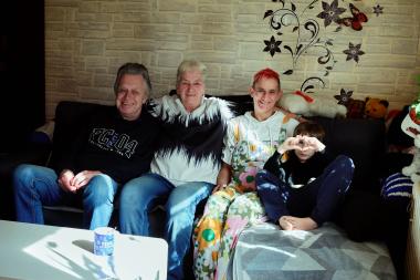Nadine Noack und Sohn Felix fühlen sich in ihrer Gastfamilie von Ute und Herbert Karg sehr wohl.<br>Foto: LWL / Nikolaus Urban