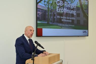 Der Direktor des LWL, Dr. Georg Lunemann, eröffnete den neuen Riegelbau der LWL-Klinik Dortmund und hielt ein Grußwort. <br>Bild: LWL/Hans Joachim Thimm