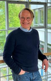 Frank Meier-Barthel von der Evangelischen Erwachsenenbildung stellt Erzählungen Franz Kafkas vor.<br>Foto: Frank Meier-Barthel