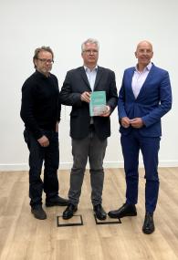 v.l.: Leiter des LWL-Instituts für westfälische Regionalgeschichte Prof. Dr. Malte Thießen, LWL-Historiker Dr. Marcus Weidner und der Direktor des LWL Dr. Georg Lunemann bei der Vorstellung der wissenschaftlichen Aufarbeitung "Die Toten von Meschede".<br>Foto: LWL