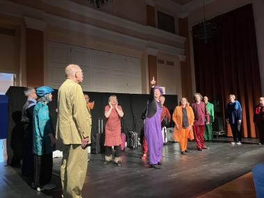 Das Tanztheater Götterspeise verwandelte den historischen Festsaal in ein Theater.&lt;br&gt;Foto: LWL/Peter Thiemann 