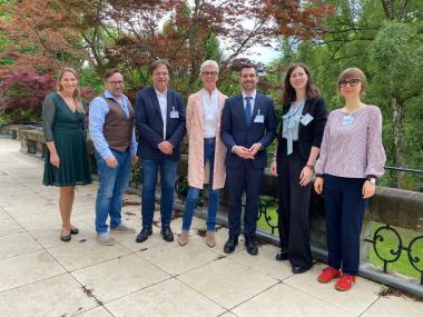 Die Organisatorin und Referent:innen des Symposiums (v. l.): Daniela Schröder, Dr. Sascha Dargel, Prof. Dr. Ronald Bottlender, Dr. Petra Hunold, Dr. Emanuel Wiggerich, Alicia Seidel, Dr. Marie-Kristin Döbler.<br>Foto: LWL/Stephanie Dreps