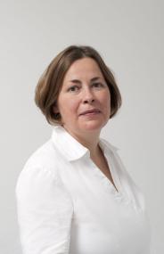 Die Lackkunst-Kuratorin Dr. Patricia Frick spricht über die Geschichte der kunstvollen geschnitzten Holzfiguren Netsuke.<br>Foto: Privat