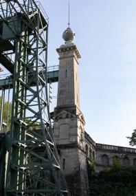 Bei der Fototour betrachten die Teilnehmenden das Museum aus einer anderen Perspektive.<br>Foto: LWL/ Julia Gehrmann