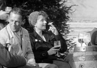 Bilder wie dieses scheinen von einer geglückten Frauenemanzipation auch fern der großen Zentren zu erzählen.<br>Film: LWL-Medienzentrum für Westfalen