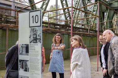 Hörende und gehörlose Gäste können am Samstag (13.9.) an einer Führung teilnehmen, die von einer Gebärdendolmetscherin begleitet wird.<br>Foto: LWL / Julia Gehrmann