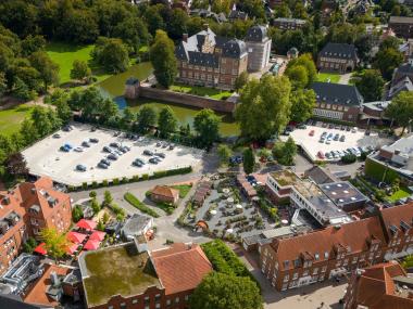 Das Domhof-Areal mit Parkflächen aus den 1970er-Jahren.&lt;br&gt;Foto: Stadt Ahaus | Stefan Hilbring 