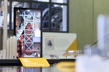 Das digitale Hüttenwerk zeigt die Prozesse der Eisen- und Stahlherstellung vom Einsatz der Rohstoffe über die Möllerung bis zur Produktion von Eisen und Stahl.<br>Foto: LWL/Philipp Harms