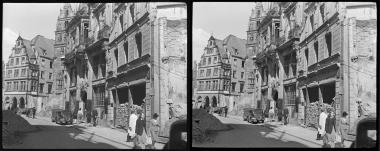 Münster: Rothenburg, Blick auf Prinzipalmarkt, Gebäude rechts mit französischen Balkonen Haus Hochherz (Rothenburg 2), Giebelhaus linker Bildrand Prinzipalmarkt 14, ca. 1947<br>Foto: Fotograf nicht überliefert / LWL-Medienzentrum für Westfalen