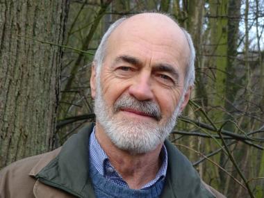 Lutz Fähser spricht im Dobergmuseum in Bünde über den Wald im Klimastress.<br>Foto: Ritzerau