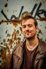 Tobi Katze ist Poetry Slammer und Schriftsteller aus Bochum.&lt;br&gt;Bild: Thorsten Wulff 