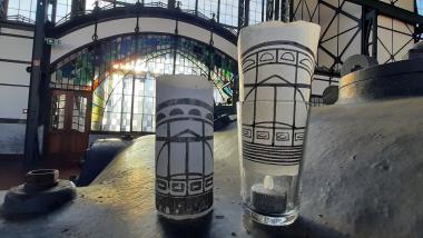 In der Kinderwerkstatt werden Sonntag Teelichthalter mit dem Portal der Maschinenhalle als Motiv gebastelt.<br>Foto: LWL 