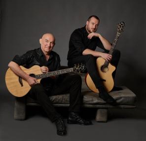 "Magic of Strings" mit Zed Mitchell und seinem Sohn Todor.<br>Foto: Zed Mitchell