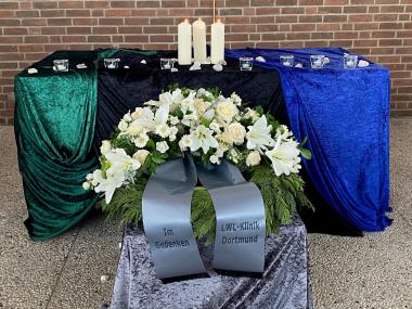 Der Kranz der LWL-Klinik Dortmund bei der Andacht zum Holocaust-Gedenktag.<br>Bild: LWL/Michaela Rensing