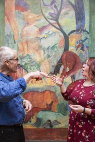 Am Samstag (7.2.) um 14 Uhr findet im LWL-Museum für Kunst und Kultur eine Tour in Deutscher Gebärdensprache (DGS) durch die Sammlung statt.<br>Foto: LWL/Hanna Neander