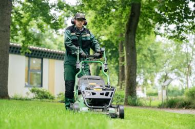 Marvin Laukemper schätzt, wie sehr er sich am Kiebitzhof beruflich weiterentwickeln konnte.<br>Foto: LWL/Frank Peterschröder  