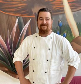 Küchenchef Benjamin Gluzek ist vom Konzept des "Cook & Chill" überzeugt. <br>Bild: LWL/Kerstin Seifert