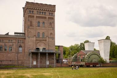Im Lüftergebäude der Zeche Hannover (rechts im Bild) findet am 13. März wieder ein Biertasting statt. <br>Foto: Gerd Ruhmann