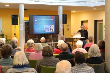 Bernd Meißnest, Chefarzt der Gerontopsychiatrie und des LWL-Zentrums für Altersmedizin, spricht über den Umgang mit Demenz.<br>Foto: LWL/Dresmann 