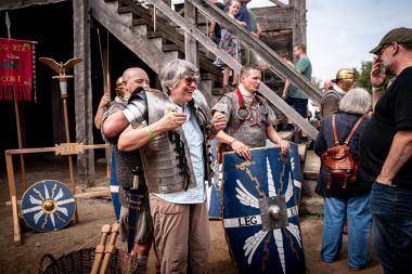 Der Höhepunkt im März: die Saisoneröffnung der Römerbaustelle Aliso mit zahlreichen Aktionen zum Mitmachen und Ausprobieren.<br>Foto: LWL/D. Stock 