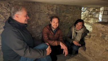 Zu Original-Ausgrabungsflächen und in Keller geht es beim archäologischen Stadtrundgang des LWL-Museums in der Kaiserpfalz. <br>Foto: LWL/ A. Karl